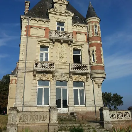 Chateau De La Coliniere - Vue Sur Loire *